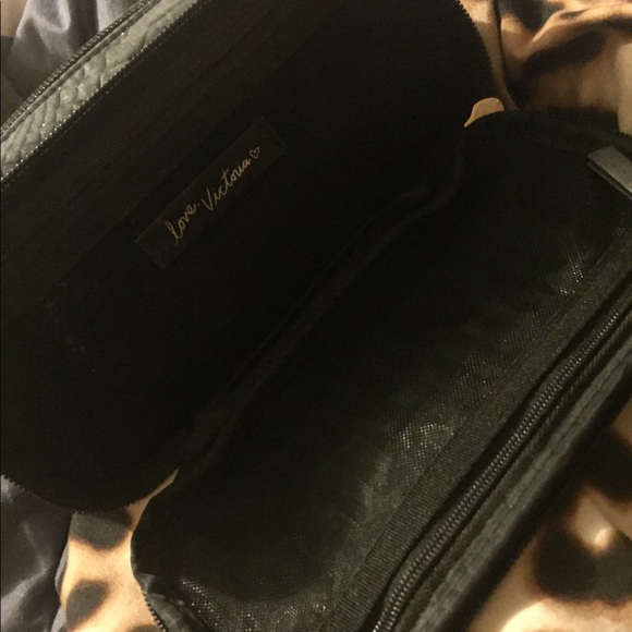 Victoria secret makeup bag - Picture 2 of 3
